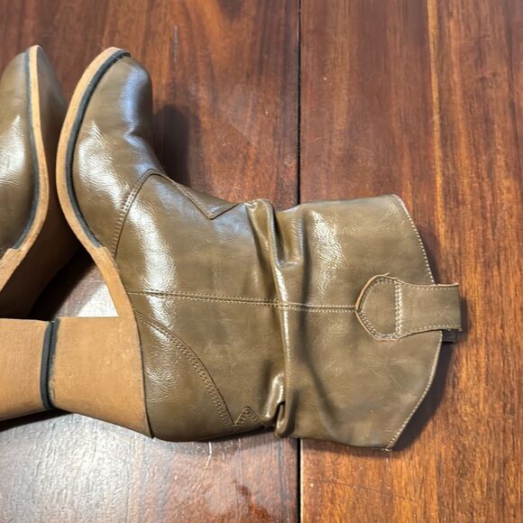 Charles Albert Light Brown Faux Leather Heeled Slouch Boots Women’s US 9 M - Picture 3 of 7